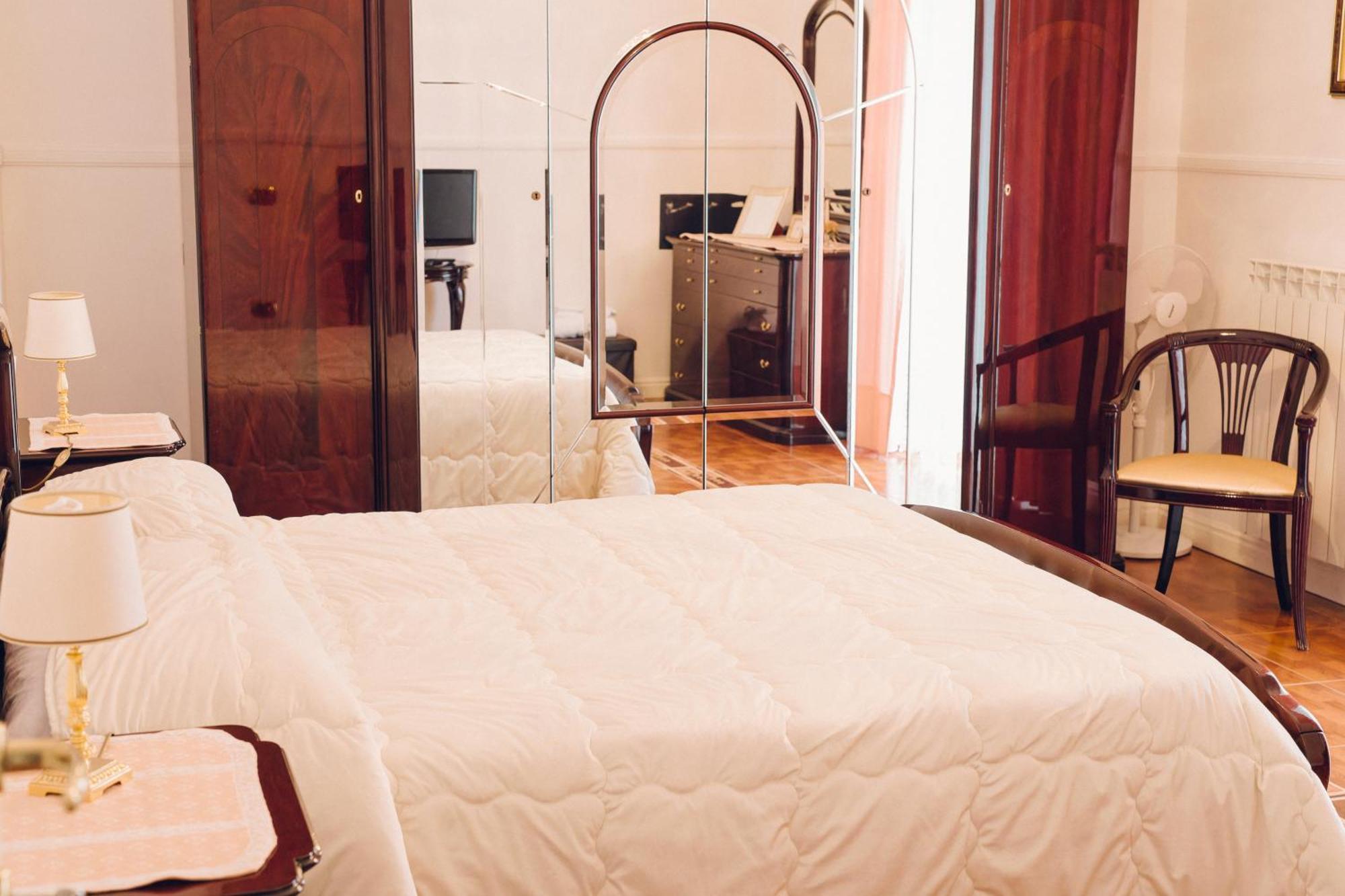Hotel La Famiglia Pollena Trocchia Exteriér fotografie